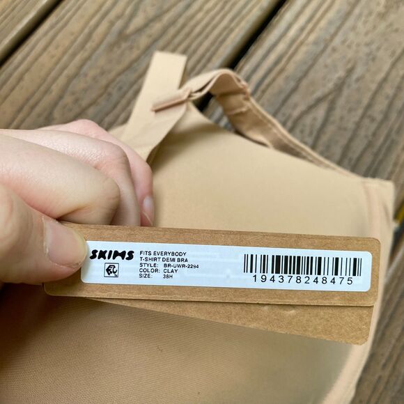 NWT Skims Fits Everybody T-Shirt Demi Bra Size 38H‎ Color Clay - Picture 5 of 5
